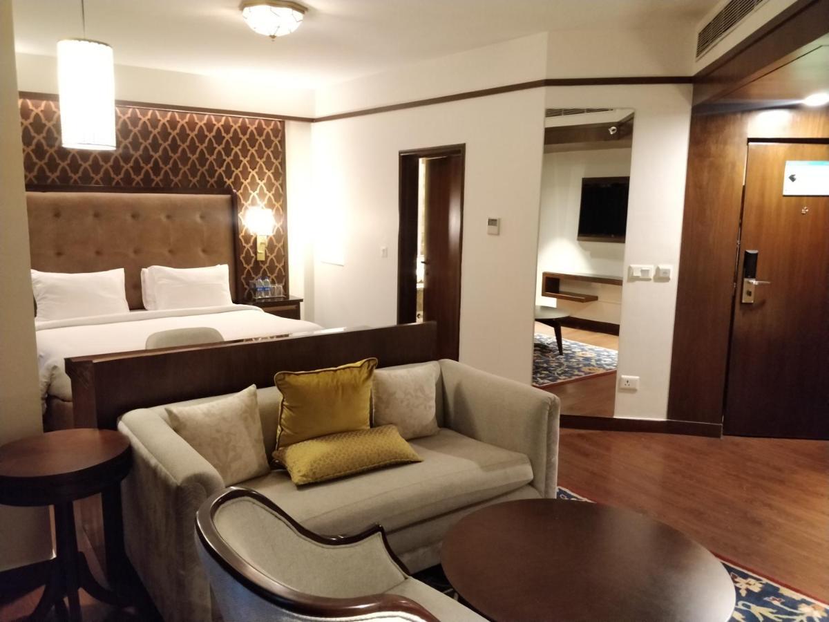 Radisson Golf Resort Pahalgam Exterior photo