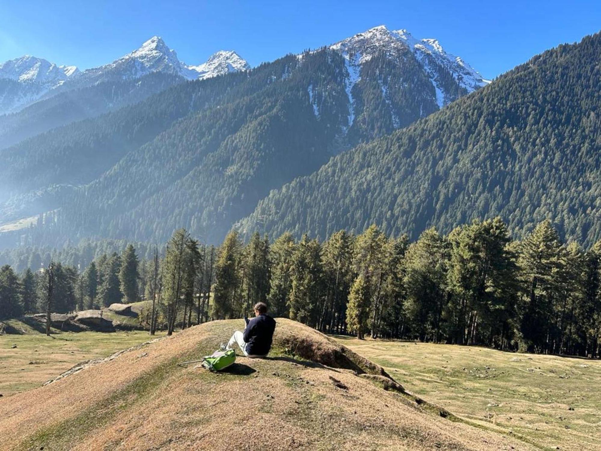 Radisson Golf Resort Pahalgam Exterior photo