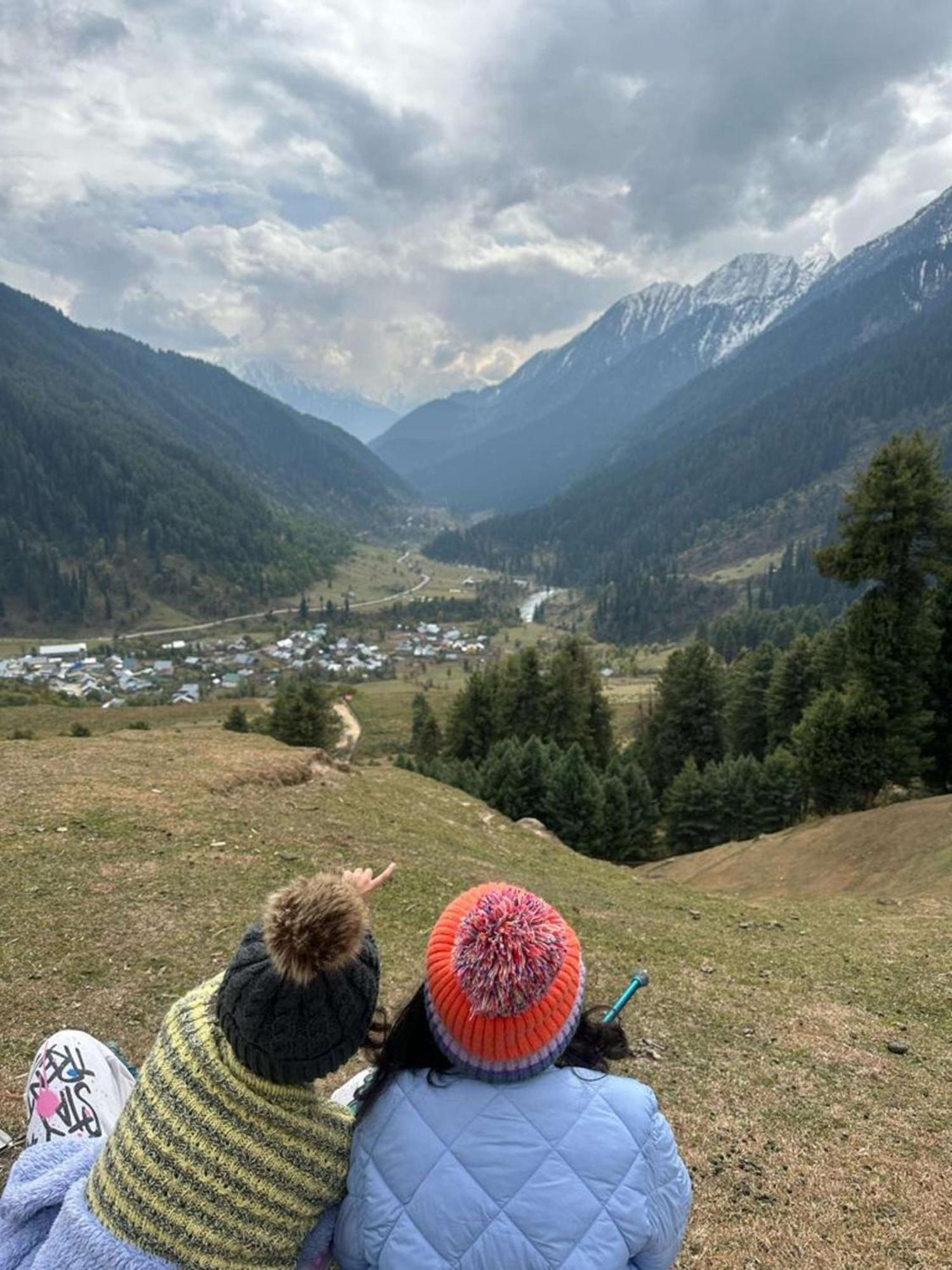 Radisson Golf Resort Pahalgam Exterior photo