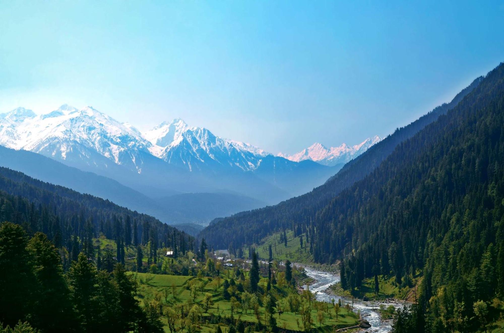 Radisson Golf Resort Pahalgam Exterior photo