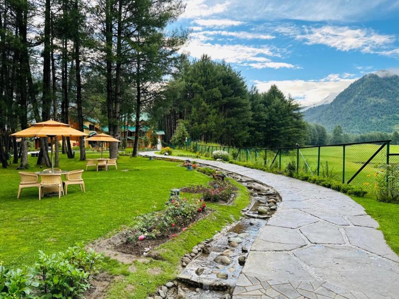 Radisson Golf Resort Pahalgam Exterior photo