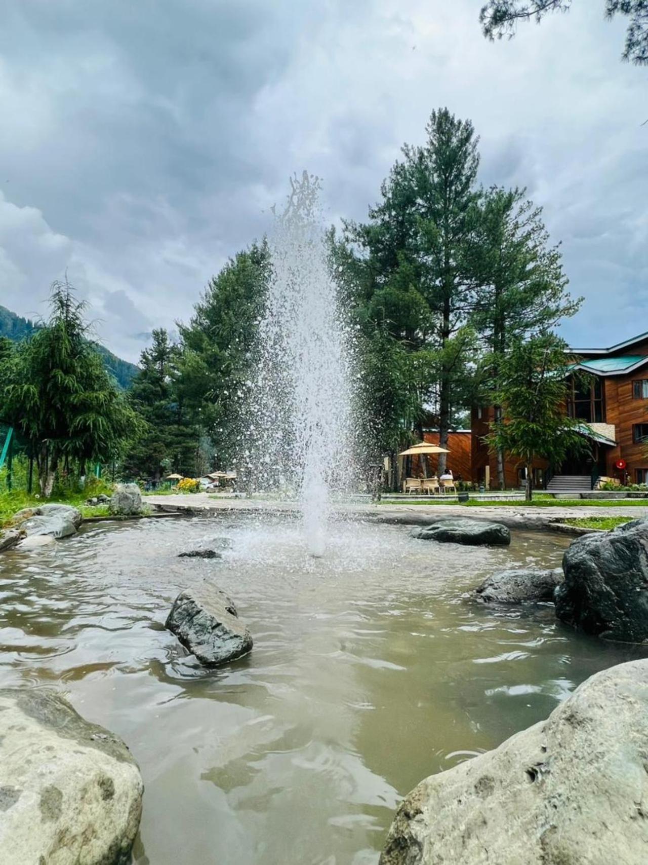 Radisson Golf Resort Pahalgam Exterior photo