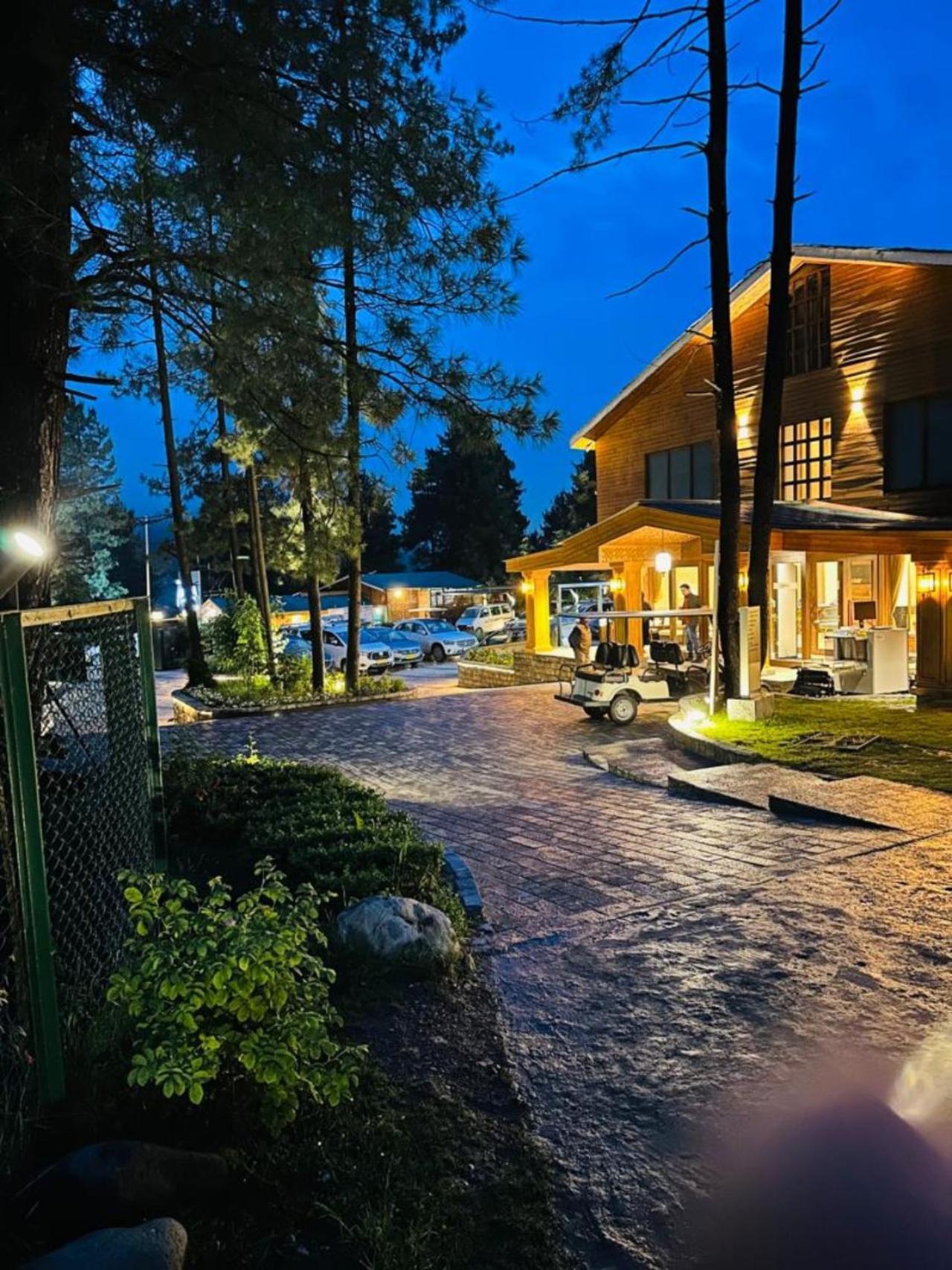 Radisson Golf Resort Pahalgam Exterior photo