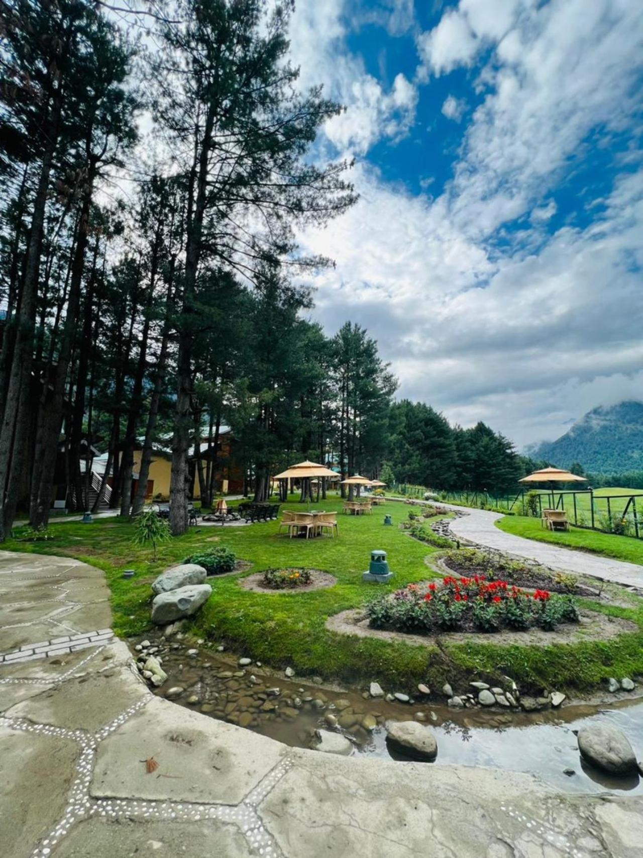 Radisson Golf Resort Pahalgam Exterior photo