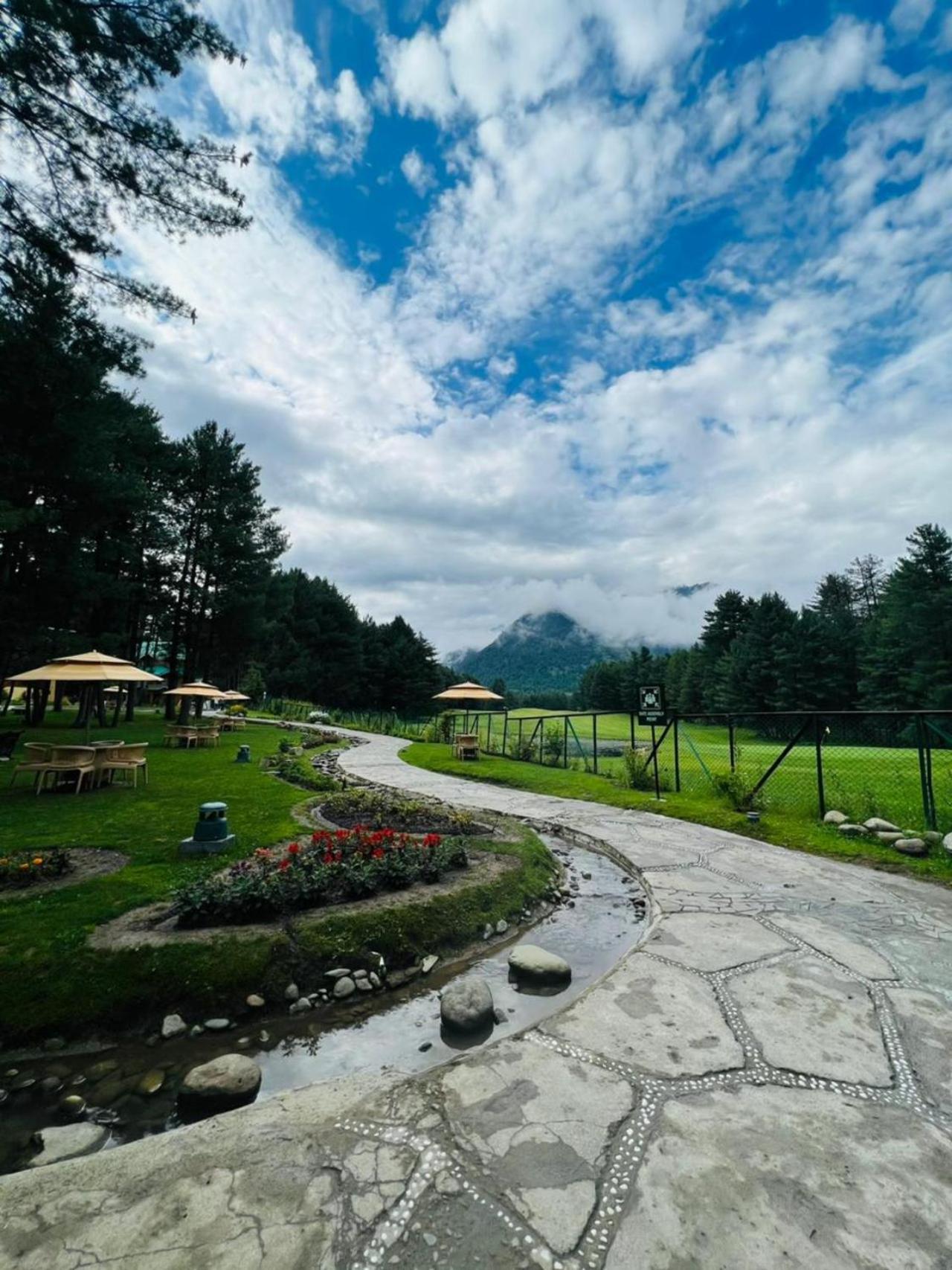 Radisson Golf Resort Pahalgam Exterior photo
