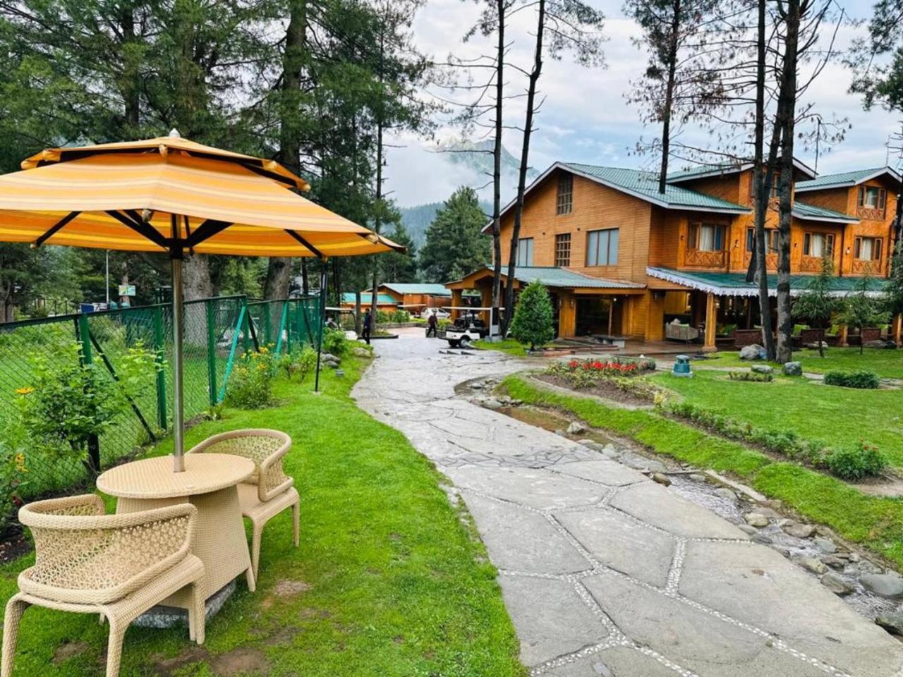 Radisson Golf Resort Pahalgam Exterior photo